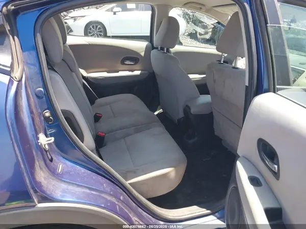 3CZRU5H39HM715921 2017 HONDA HR-V - Image 8