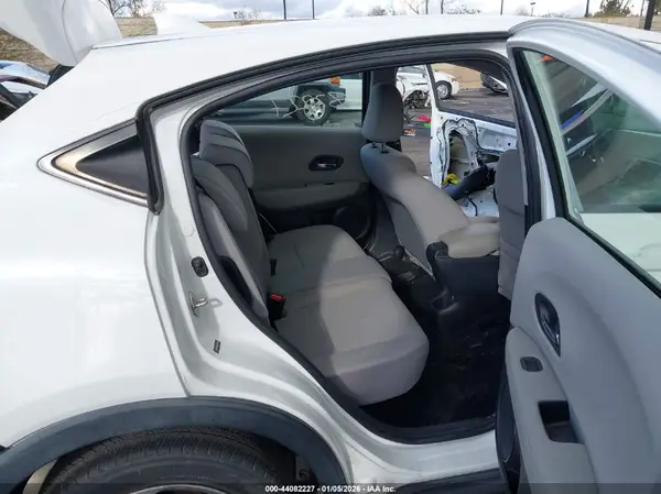 3CZRU5H39HM717068 2017 HONDA HR-V - Image 8
