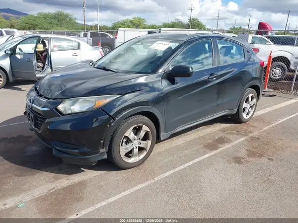 3CZRU5H39JG702042 2018 HONDA HR-V - Image 2