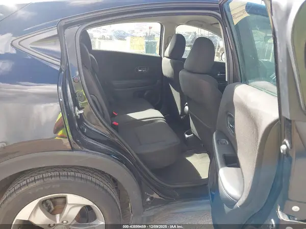 3CZRU5H39JG702042 2018 HONDA HR-V - Image 8