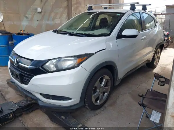 3CZRU5H39JM705427 2018 HONDA HR-V - Image 2