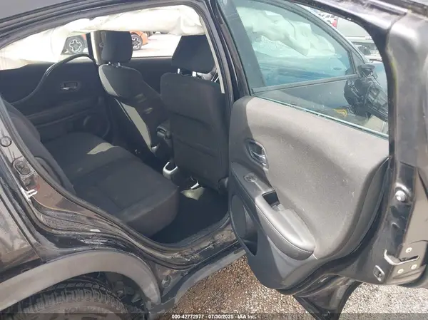 3CZRU5H39JM708439 2018 HONDA HR-V - Image 8