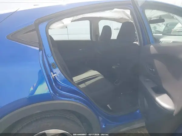 3CZRU5H39JM712832 2018 HONDA HR-V - Image 8