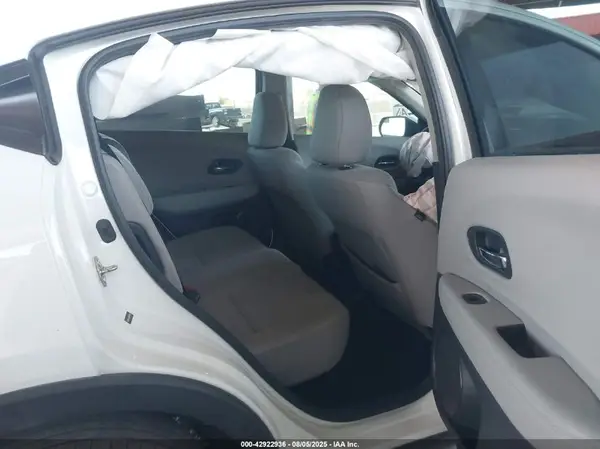 3CZRU5H39JM714970 2018 HONDA HR-V - Image 8