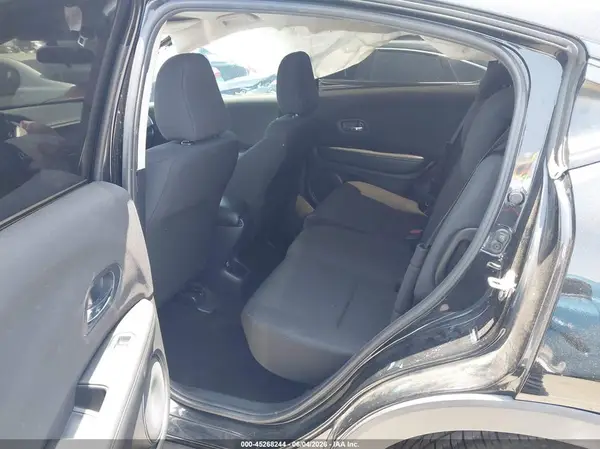 3CZRU5H39JM715102 2018 HONDA HR-V - Image 8