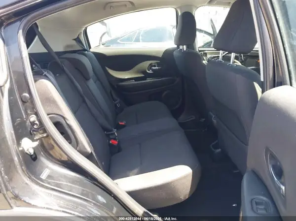 3CZRU5H39JM720137 2018 HONDA HR-V - Image 8