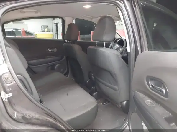 3CZRU5H39JM722633 2018 HONDA HR-V - Image 8