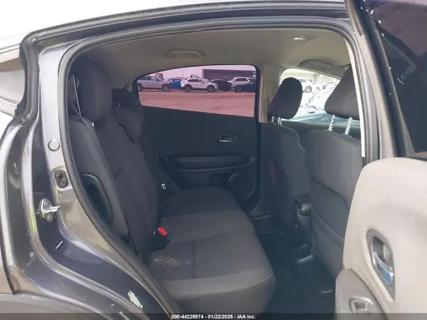 3CZRU5H39KG702642 2019 HONDA HR-V - Image 8