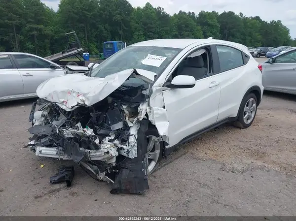 3CZRU5H39NM708057 2022 HONDA HR-V - Image 2