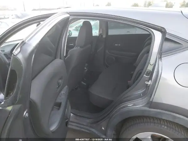 3CZRU5H3XGM736694 2016 HONDA HR-V - Image 8