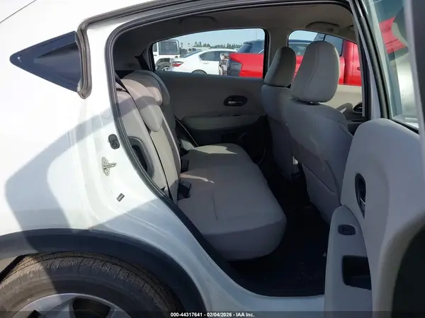 3CZRU5H3XGM739935 2016 HONDA HR-V - Image 8