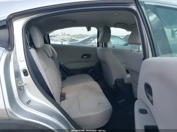 3CZRU5H3XGM751275 2016 HONDA HR-V - Image 8