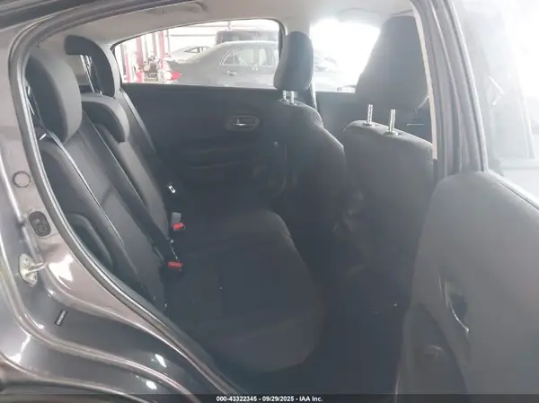 3CZRU5H3XGM755410 2016 HONDA HR-V - Image 8