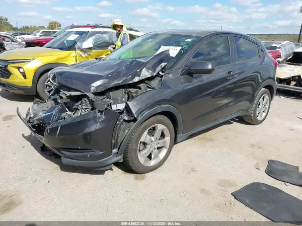 3CZRU5H3XHG700844 2017 HONDA HR-V - Image 2