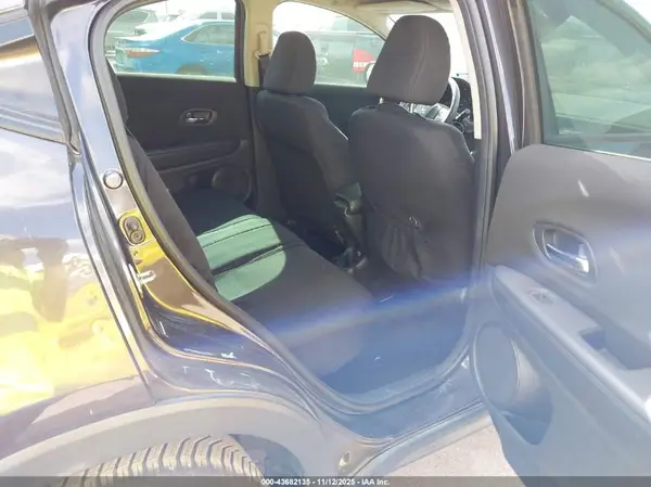 3CZRU5H3XHG700844 2017 HONDA HR-V - Image 8
