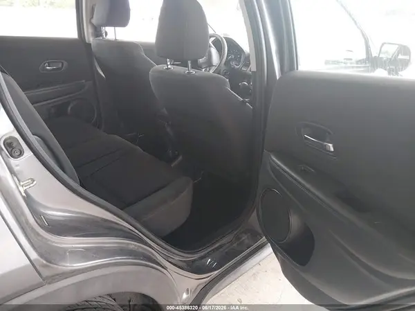 3CZRU5H3XHG702092 2017 HONDA HR-V - Image 8