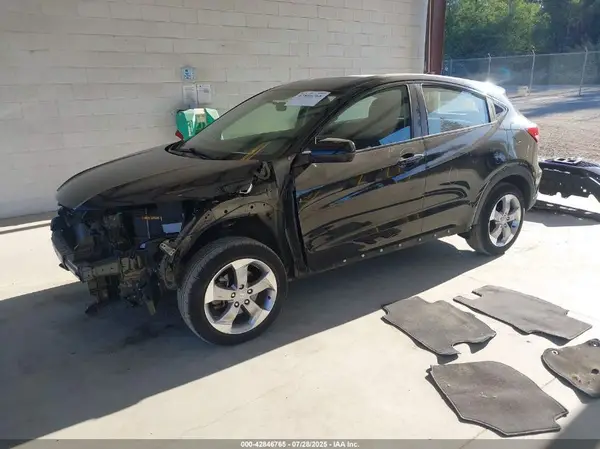 3CZRU5H3XHG705235 2017 HONDA HR-V - Image 2