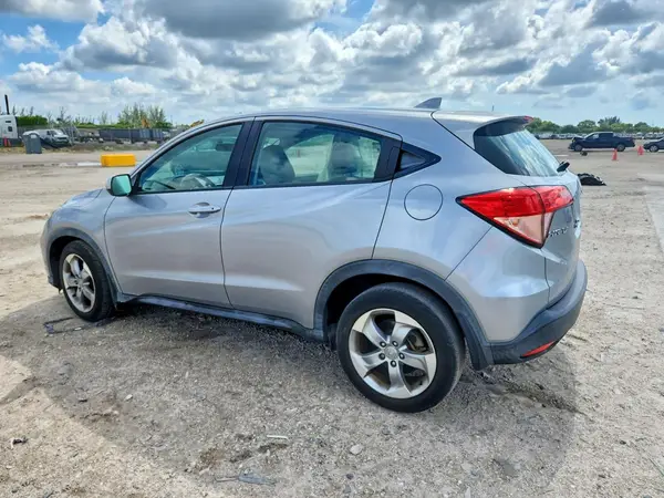 3CZRU5H3XHM708671 2017 HONDA HR-V - Image 2