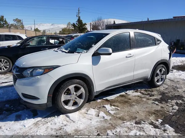 3CZRU5H3XHM713417 2017 HONDA HR-V - Image 2