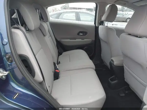 3CZRU5H3XHM715877 2017 HONDA HR-V - Image 8