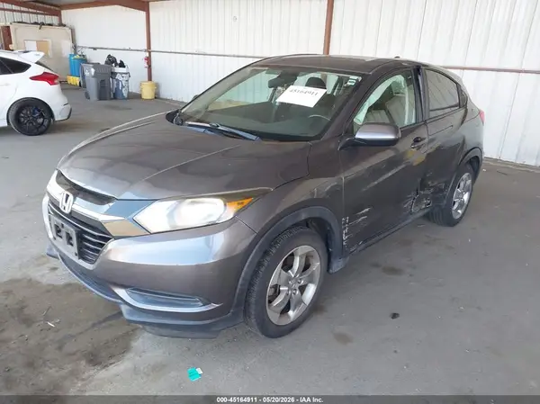 3CZRU5H3XJG700266 2018 HONDA HR-V - Image 2