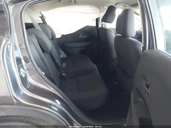 3CZRU5H3XJG700266 2018 HONDA HR-V - Image 8