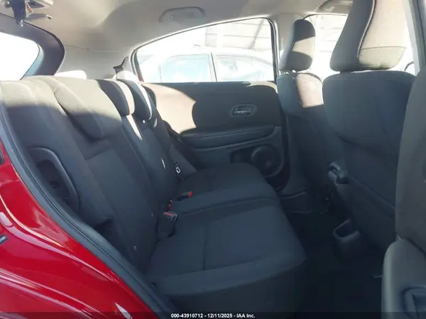 3CZRU5H3XJG702650 2018 HONDA HR-V - Image 8