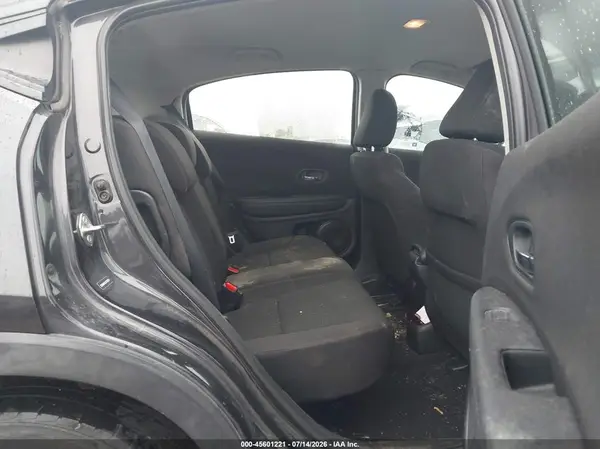 3CZRU5H3XJG703331 2018 HONDA HR-V - Image 8
