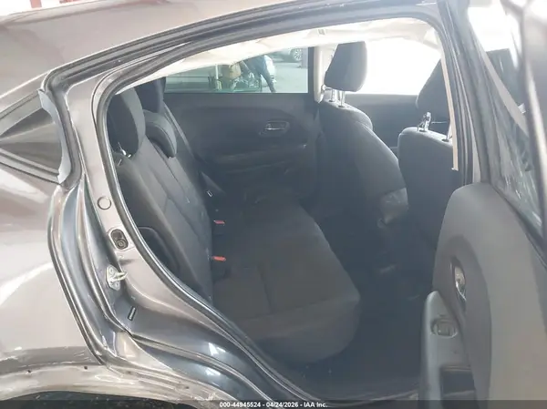 3CZRU5H3XJG703748 2018 HONDA HR-V - Image 8