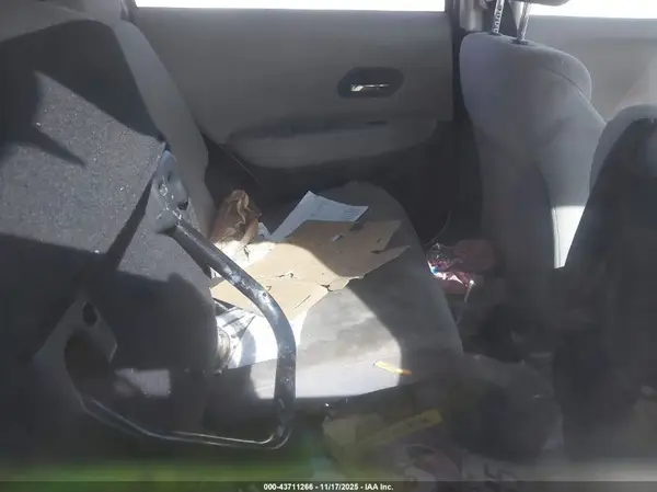 3CZRU5H3XJM700642 2018 HONDA HR-V - Image 8