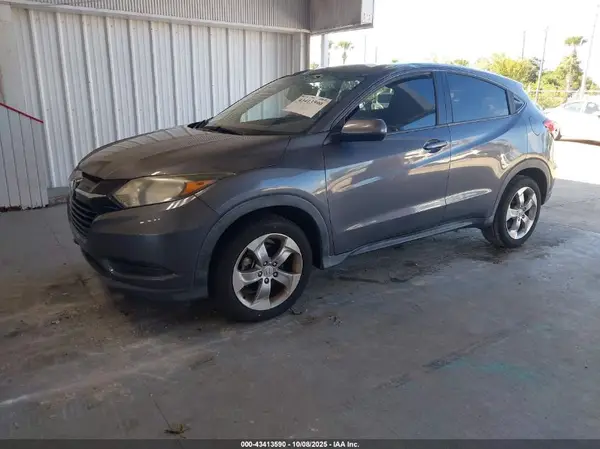 3CZRU5H3XJM706375 2018 HONDA HR-V - Image 2
