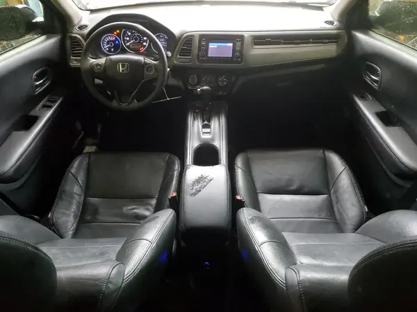 3CZRU5H3XJM715142 2018 HONDA HR-V - Image 8