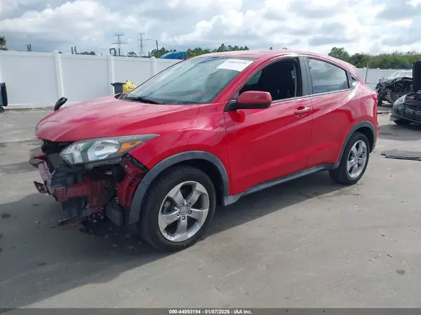 3CZRU5H3XJM719207 2018 HONDA HR-V - Image 2