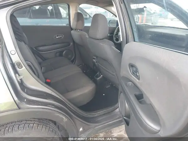 3CZRU5H3XKG708143 2019 HONDA HR-V - Image 8