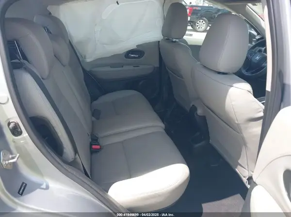 3CZRU5H3XKG711916 2019 HONDA HR-V - Image 8