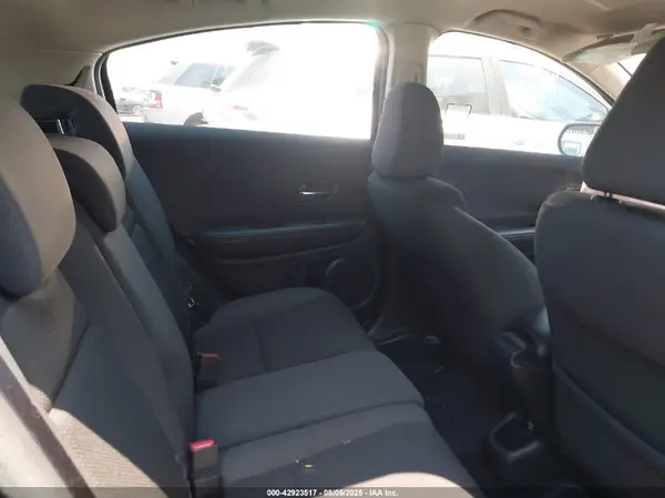 3CZRU5H3XKG713875 2019 HONDA HR-V - Image 8