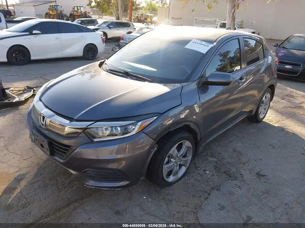 3CZRU5H3XKG715514 2019 HONDA HR-V - Image 2