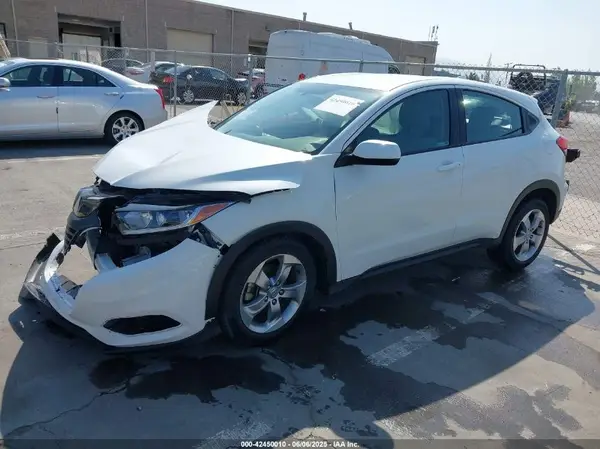 3CZRU5H3XMM723617 2021 HONDA HR-V - Image 2