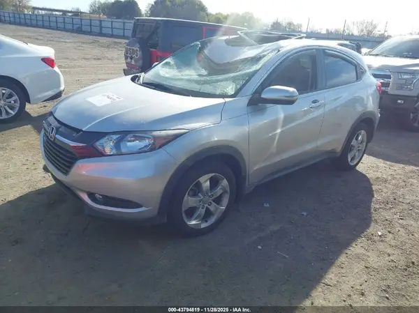 3CZRU5H50GM721025 2016 HONDA HR-V - Image 2