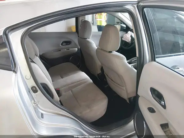 3CZRU5H50HG704273 2017 HONDA HR-V - Image 8