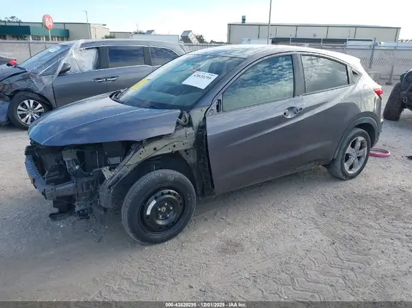 3CZRU5H50HG710154 2017 HONDA HR-V - Image 2