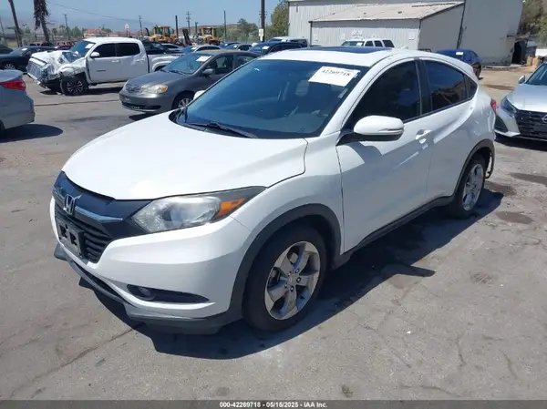 3CZRU5H50HM702380 2017 HONDA HR-V - Image 2