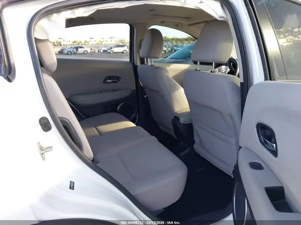 3CZRU5H50HM719762 2017 HONDA HR-V - Image 8