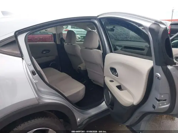 3CZRU5H50JG705123 2018 HONDA HR-V - Image 8