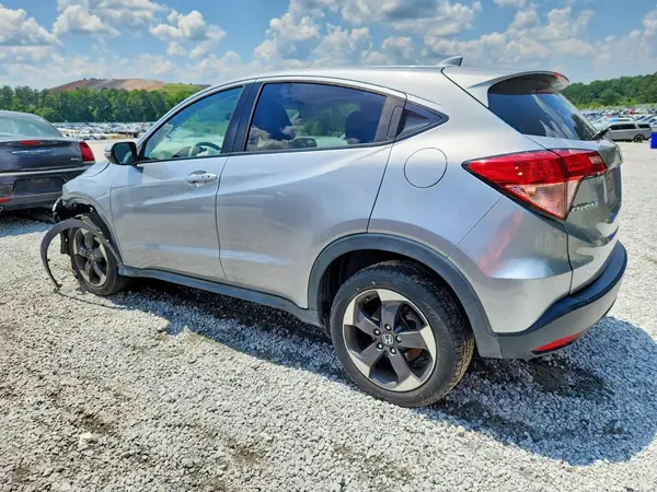 3CZRU5H50JG705879 2018 HONDA HR-V - Image 2