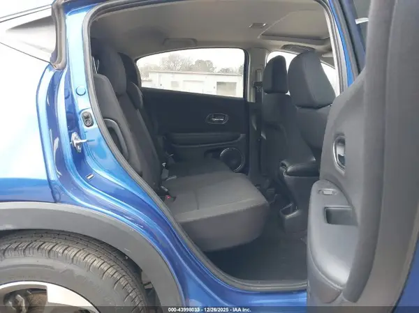 3CZRU5H50JM715815 2018 HONDA HR-V - Image 8
