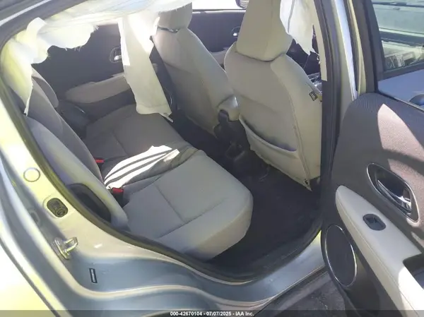 3CZRU5H50KM729568 2019 HONDA HR-V - Image 8