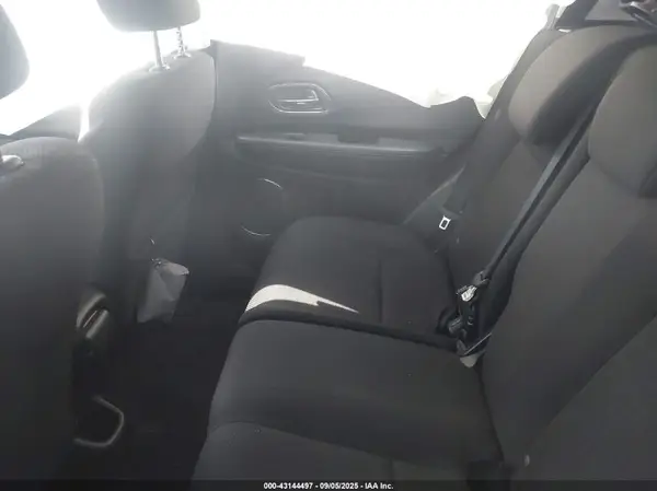 3CZRU5H51GM706095 2016 HONDA HR-V - Image 8