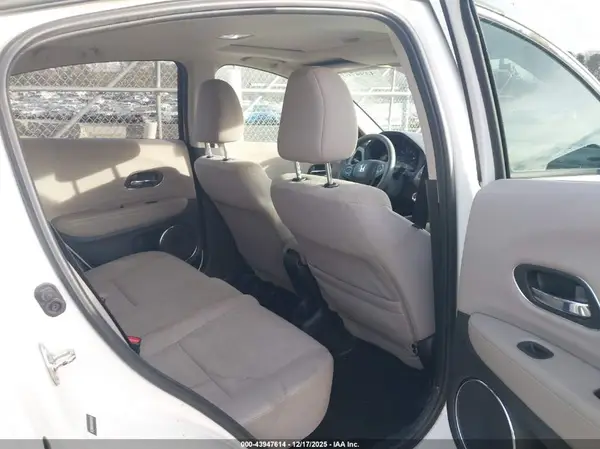 3CZRU5H51GM707070 2016 HONDA HR-V - Image 8