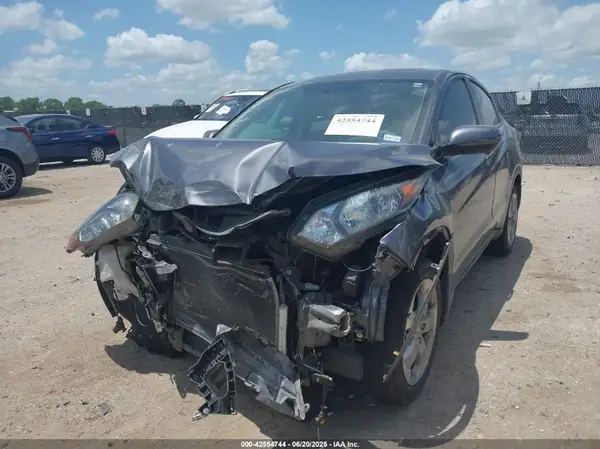 3CZRU5H51HG710132 2017 HONDA HR-V - Image 2
